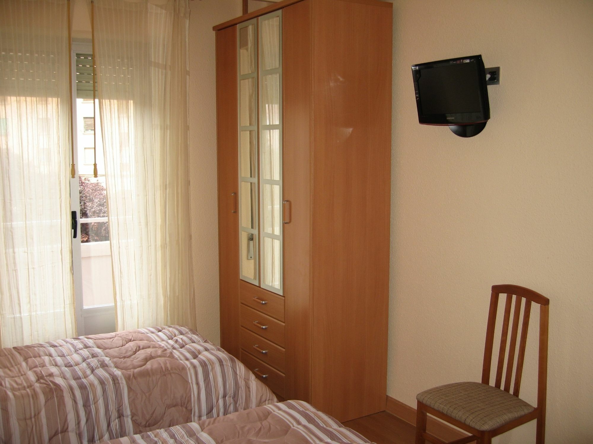 Pensión Calfred II Logroño Exterior foto